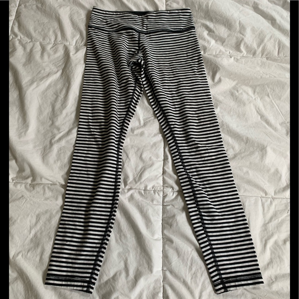 Black & white lululemon leggings